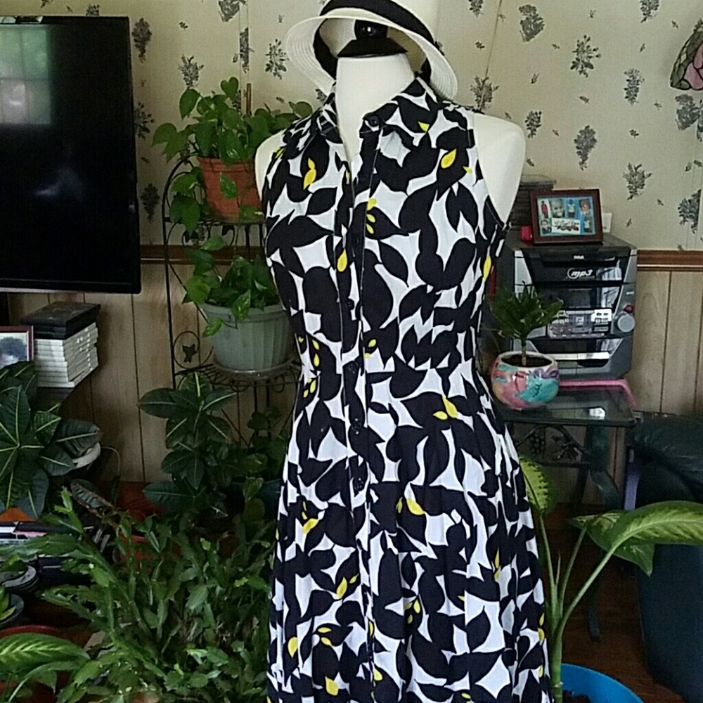 Black, white and yellow maxi dress.